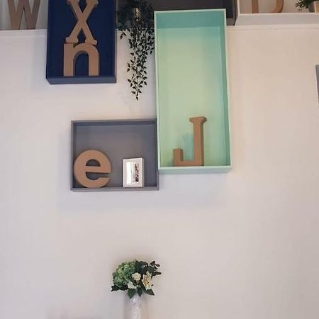 Florista Bonito Alojamiento Bien Comunicado Hotel Valencia Bagian luar foto